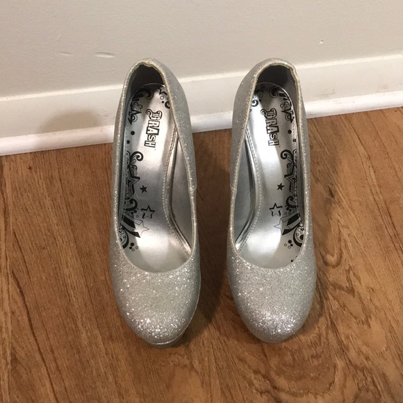 Silver Stiletto Heels - Picture 2 of 4